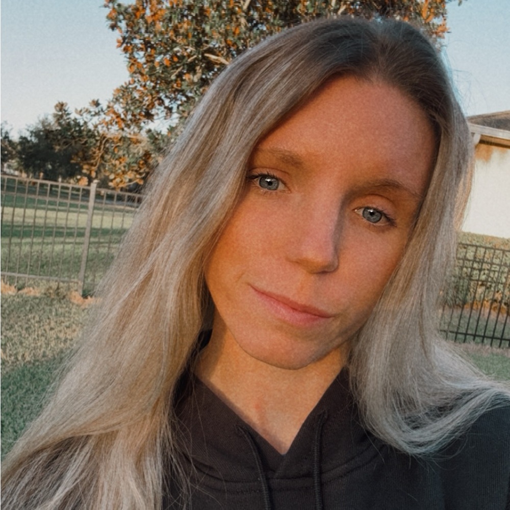 Meet your Posher, Kayla